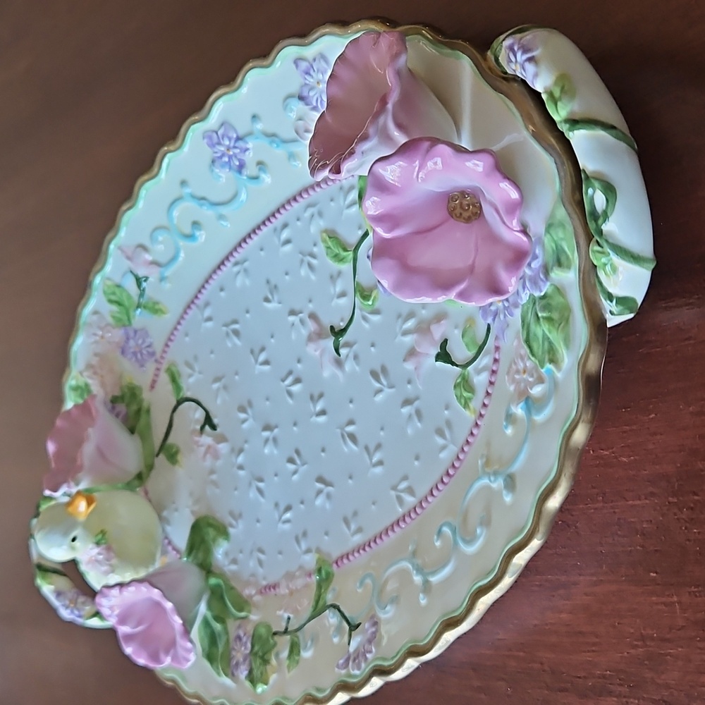 Springtime Collection 2001 Platter Plate. NIB!